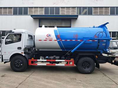 專業(yè)環(huán)保衛(wèi)士 東風(fēng)8噸吸污吸糞車(chē)，高效解決化糞池清理難題